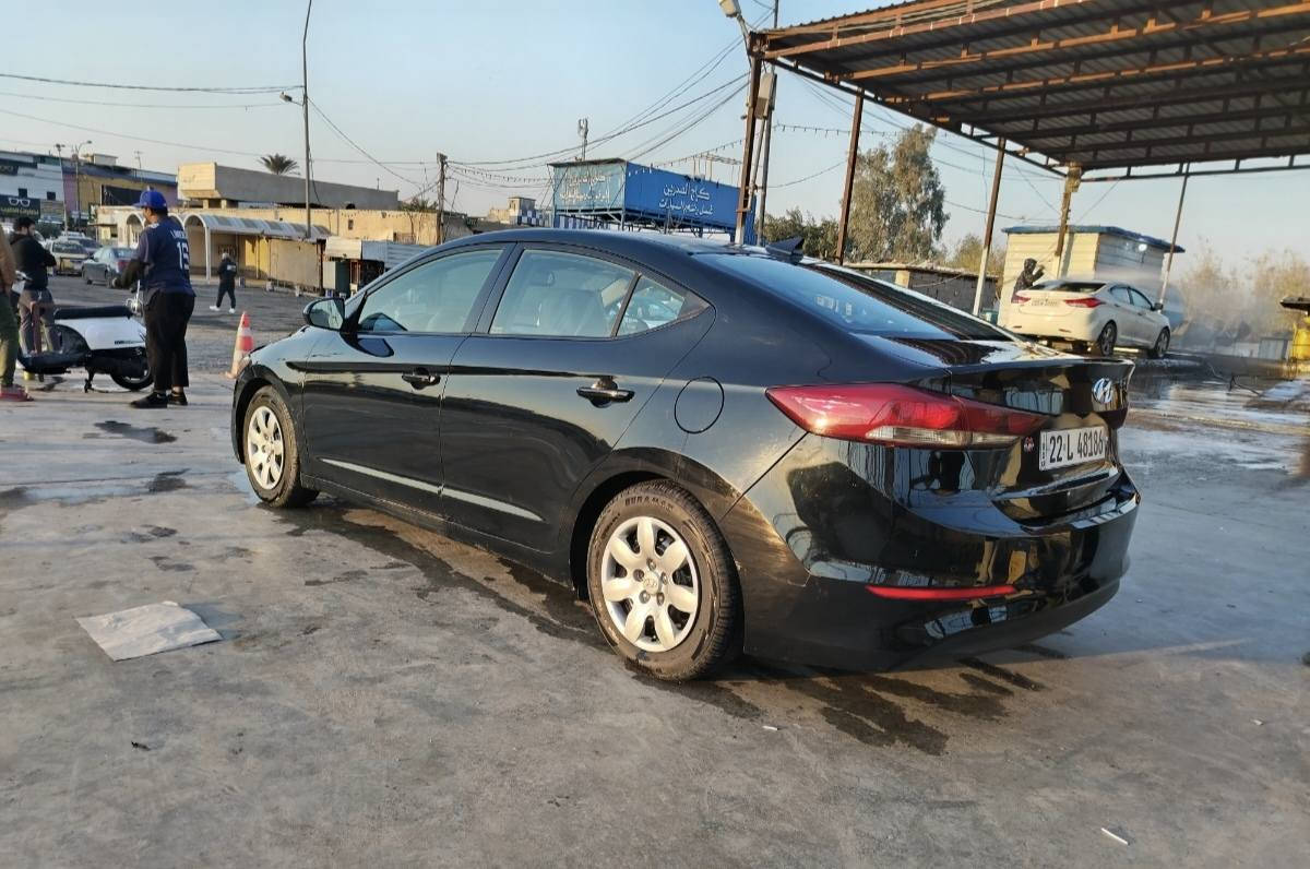 النترا 2018 وارد امريكي
محرك 2000 دوش مكفول 
كير AT مكفول
تبريد ثلج ❄️
ثلاث وضعيات قيادة سبورت وايكو وعادي
فتحة سقف
تدفئة مقاعد
مثبت سرعة
فول تحكم ستيرن
شاشة كار بلي بلادية
صدر جاهز
غرفة نظيفة لون رصاصي
حادثها وقطع الصبغ بالسونار مع الصور👇 
رقم اربيل بأسمي سنوية غير منتهية
السعر 9500 دولار (95 ورقة) وبيها مجال
للتواصل / *********** واتساب
المكان / بغداد - الكرخ- الطوبجي
