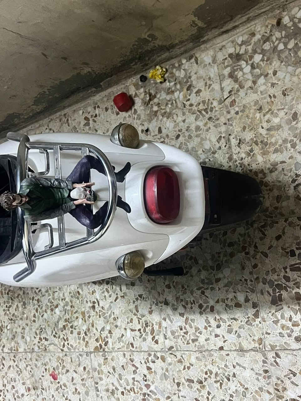 سلام عليكم دراجه شحن 🔋⚡ شكل كلاسك 
دراجه سرعة ٧٠ لايت زنون عالي ناصي بصمة وسويج نقصها هذا الكسر بل بجم إلي موضح بل صور واشاير للعلم الدراجه متروكة للمراوس وانطي فرق إذا دراجه زينة. عنوان بغداد


**إذا كنت صاحب هذا الإعلان وتريد حذفه لأي سبب، رجاءا أرسل رسالة إلى الدعم الفني**