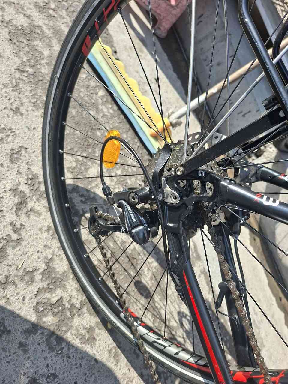 دراجه حجم 28
بريكات دهن عيملاق شيمانو mt200
 بي سيبايه جاملغات بيلاد وضع وكاله 
9 گير شيمانو deore 
ستيرن متحرك 
شحن دراجه بدون بطاريه هسه حاليا دراجه بدون مساعد شحن
اطارات خط فسفوري 
عنوان اربيل سوق باسكيلات مقابل گراج سلام 
متوفر توصيل كافه لكل محافظات عيراق 
*********** واتساب 
بنسبة سعر بلاش 200 الف فقط  
👆👆👆👆👆👆👆👆👆
