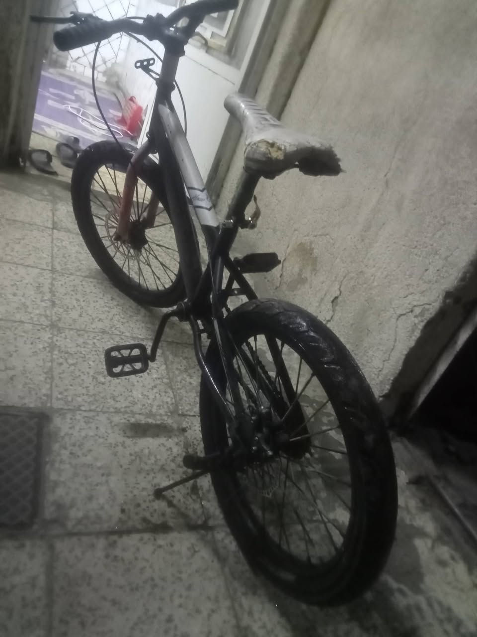 السلام عليكم باسكال البيع سعر 20 حجم 20المكان بغداد البياع الشرطة الخامسة قرب شارع المدارس الرقم ***********
