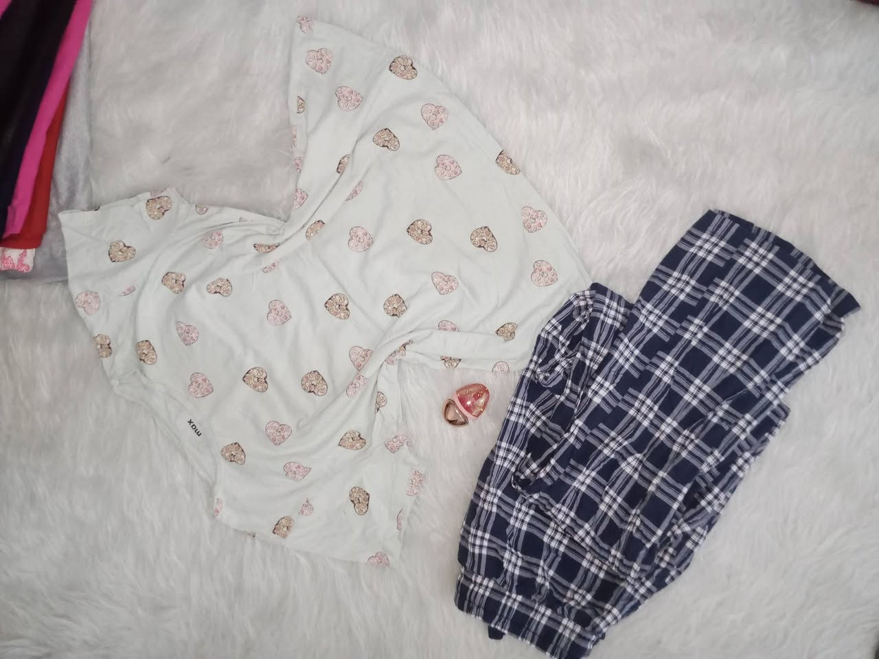 تراكات نساءي اوربي خامه فول ليكرا قطني بس3الاف دينار الواحد للحجز واتساب ***********
