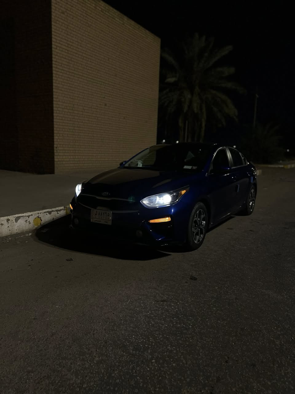 السلام عليكم فورتي ٢٠١٩ ب اسمي ماشيه٣٣محرك 2000دوش ضررها موضح جاملغ خلفي وشويه من الجنطة وبيها رصعه صغيره بالباب وخدوش رايدها ب125وبيها مجال مكاني حلة
واتساب ***********
