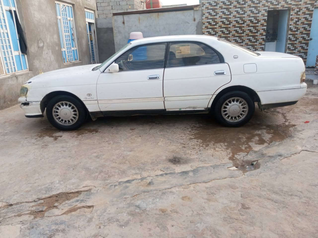 سياره البيع 93 بطه متصل رقم نينوه بيه وكاله عمه نا بصم سياره مكينه وكير ثنين ونص  كفاله كربيات جهزه سنويه نفذه بل 20ذني عليه اليشتري يخذ صافي  المكان الشطره السليمان   السياره بيه كصه جنطه فقط ولباقي كفاله  السعر 35 وبيه مجال ***********
