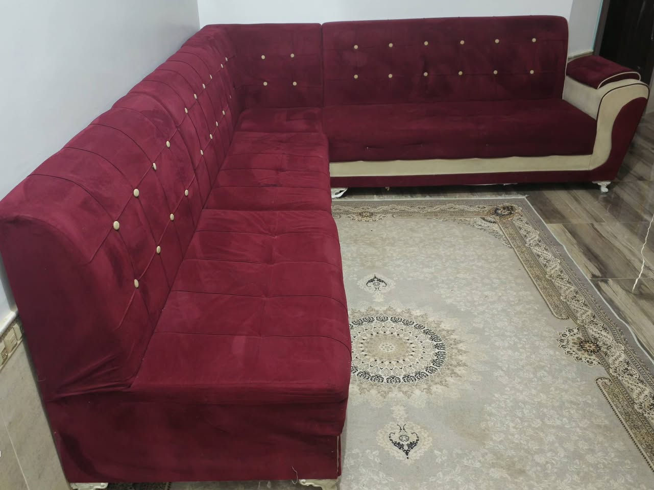 قنفات للبيع ب١١٠ العنوان بصره تنومه
