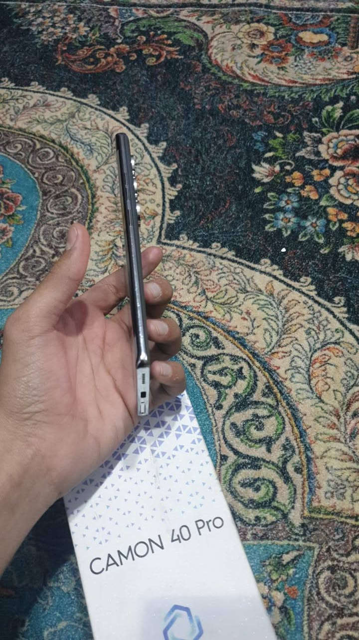 تكنو كامون 40 برو
🔥مدعوم بذكاء الصناعي 
💧 مستخدم ١٠ يام
✅ شاشة 144 هيرتز قياس 6.78
✅ 50 ميجابكسل كاميرا خلفية من SONY
✅ بطارية 5200 ملي امبير بقدرة شحن 45W
✅ معالج Dimensity 7300 (4 nm)
✅ سعة تخزينية 256 
✅ ذاكرة عشوائي ممتدة بسعة  (8+5)
✅ نقاوم للكسر والماء 
✅   إخوان مراوس بايفون شعندك نزل ما عندي توصيل مكاني بغداد ابو غريب ***********راسلني واتساب
