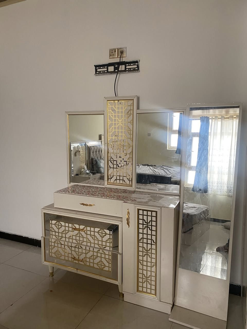 سلام وعليكم غرفه تركيه نوعيه زينه كلشي مابيه رايده مليون وبي مجال العنون نجف حي العداله الرقم ***********
