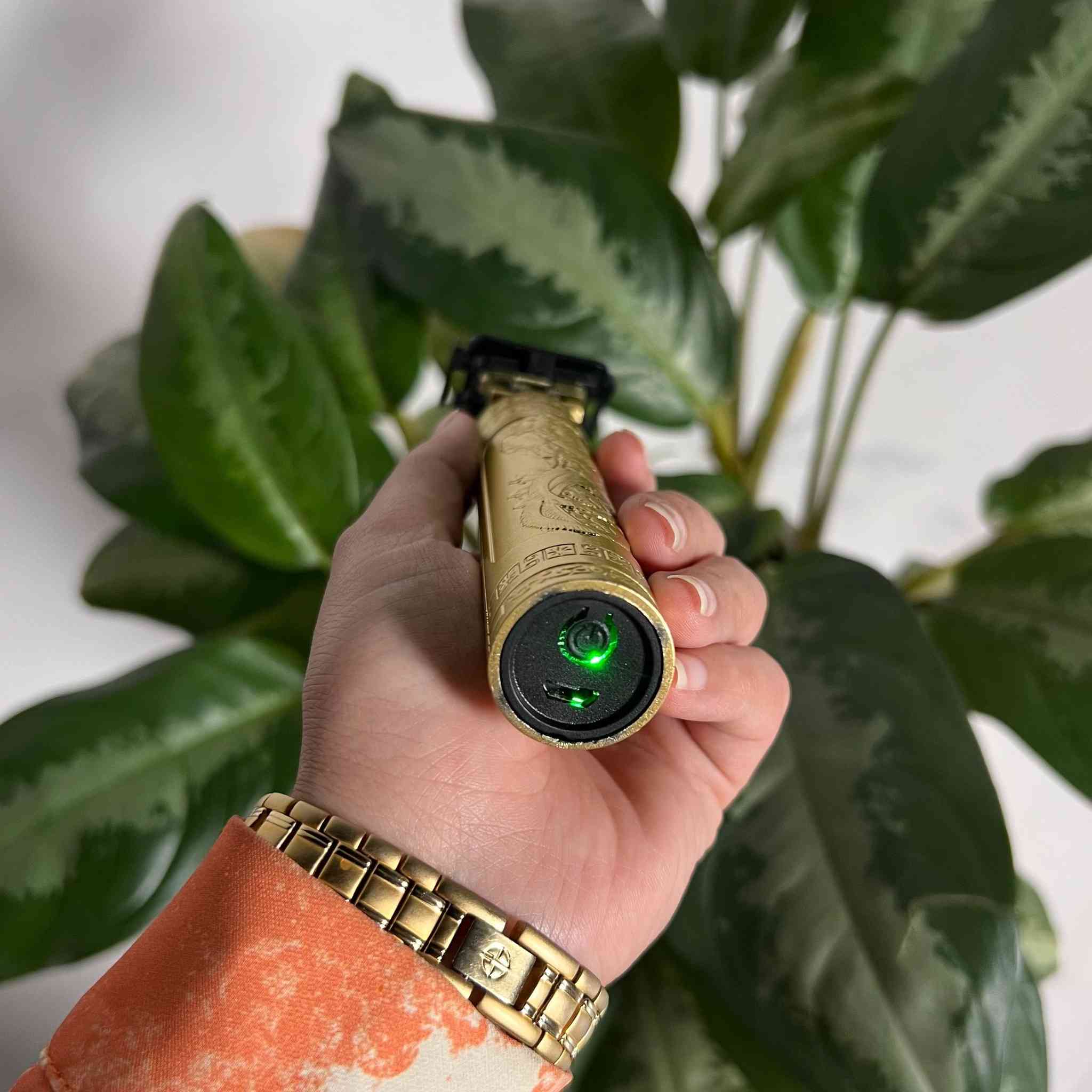 ✂️🔥 تحديد دقيق بسرعة!

ماكينة T9 بحلاقة ناعمة بدون جروح ✨
قوية وهادئة 💪
تشتغل لاسلكي 🔋

ستايل مرتب بكل سهولة 😎


**إذا كنت صاحب هذا الإعلان وتريد حذفه لأي سبب، رجاءا أرسل رسالة إلى الدعم الفني**