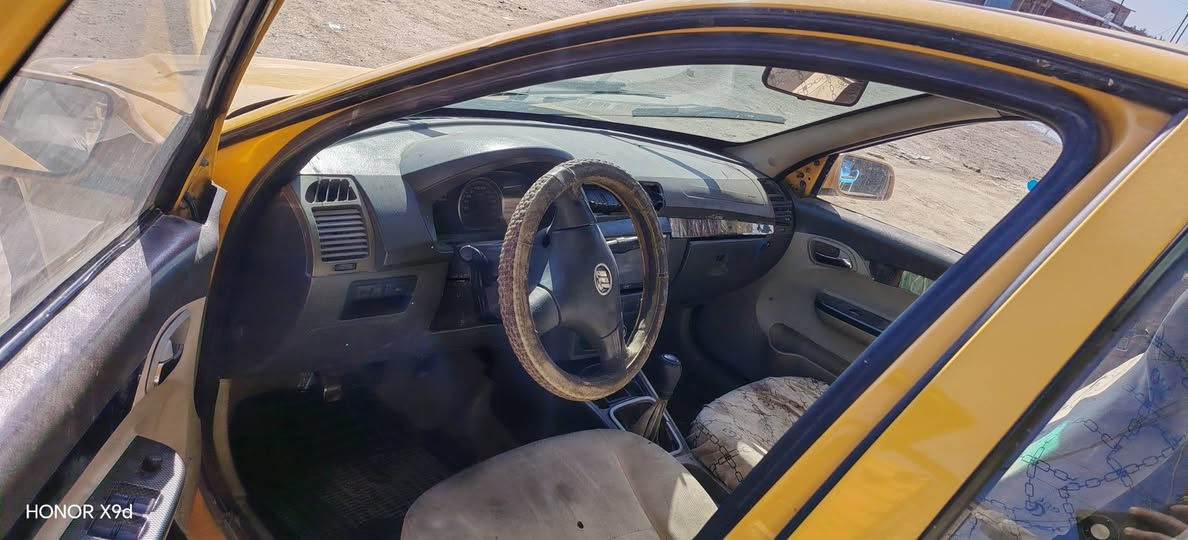 السلام عليكم سياره ليفان ٥٢٠ سياره كشرها كلش نضيف تخم تاير دواخلها كلش نضيفه
كيرها جديد بس مكينه كايمه يعني لازم تبدل مكينه 
١٨ ورقه 
***********
***********
