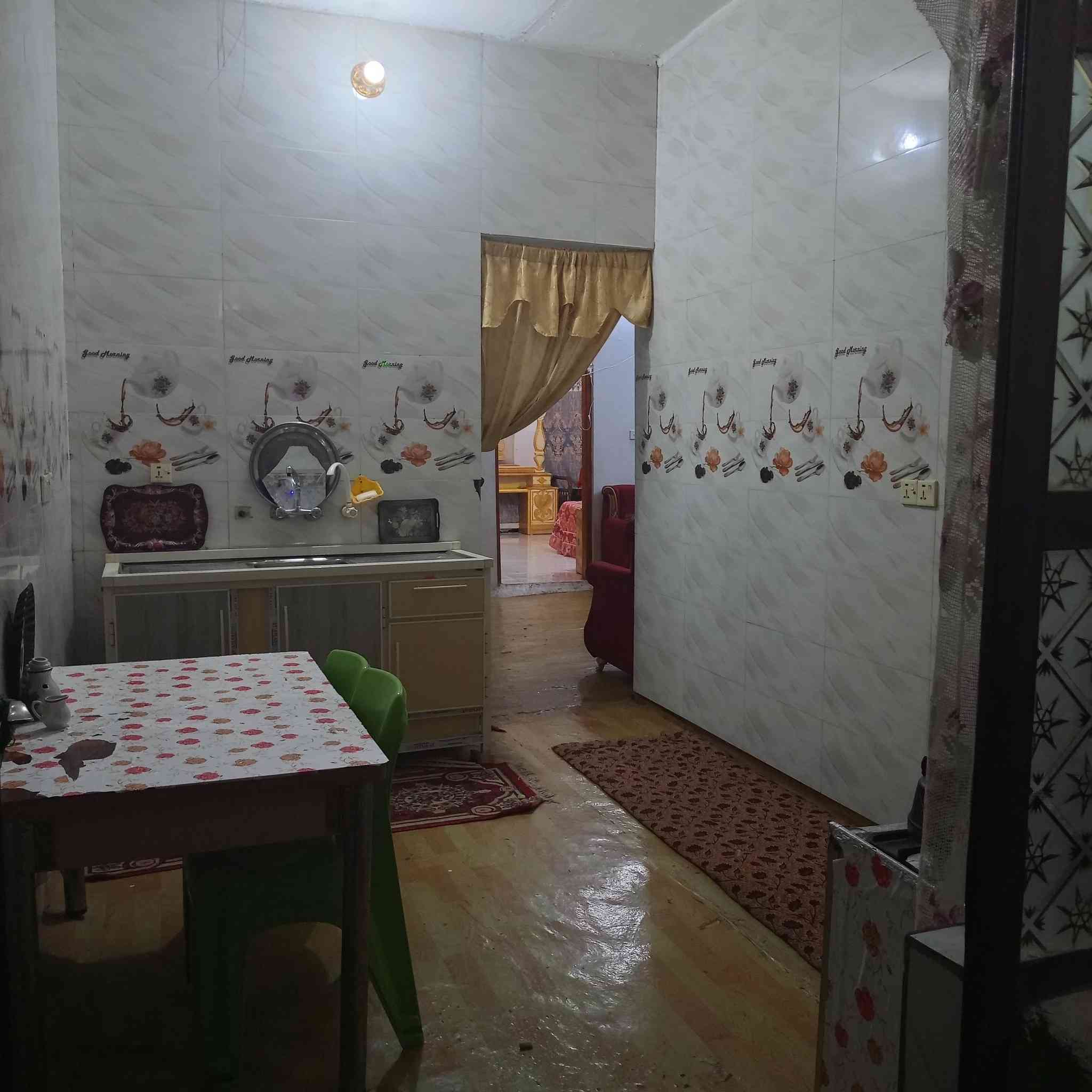 السلام عليكم بيت للبيع او للأيجار طابو زراعي معاملة التطويب كامله مساحته 165م يحتوي علا غرفتين نوم وصاله ومطبخ واستقبال وصحيات المكان نهاية حي الكرار خلف نهر ثعبان مقابيل بيت عابد تفاصيل اكثر اتصل على الرقم ***********
