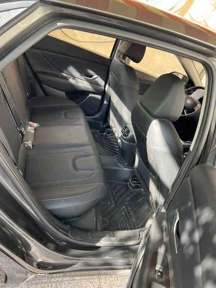 السلام عليكم
النترا موديل 2025
 فول مواصفات 
لون مميز   
فتحة سقف 
داخل جلد 
مري ترحيب 
صندوق ترحيب 
حساس امامي خلفي 
اريل كهربائي 
شاشة كبيرة 
كيجات دجتل 
حساس تايرات 
تحكم في القياده 
اربع وضعيات قيادة 
مكان السيارة بغداد 
السعر 150 ورقه وبيهة مجال قليل 
***********
