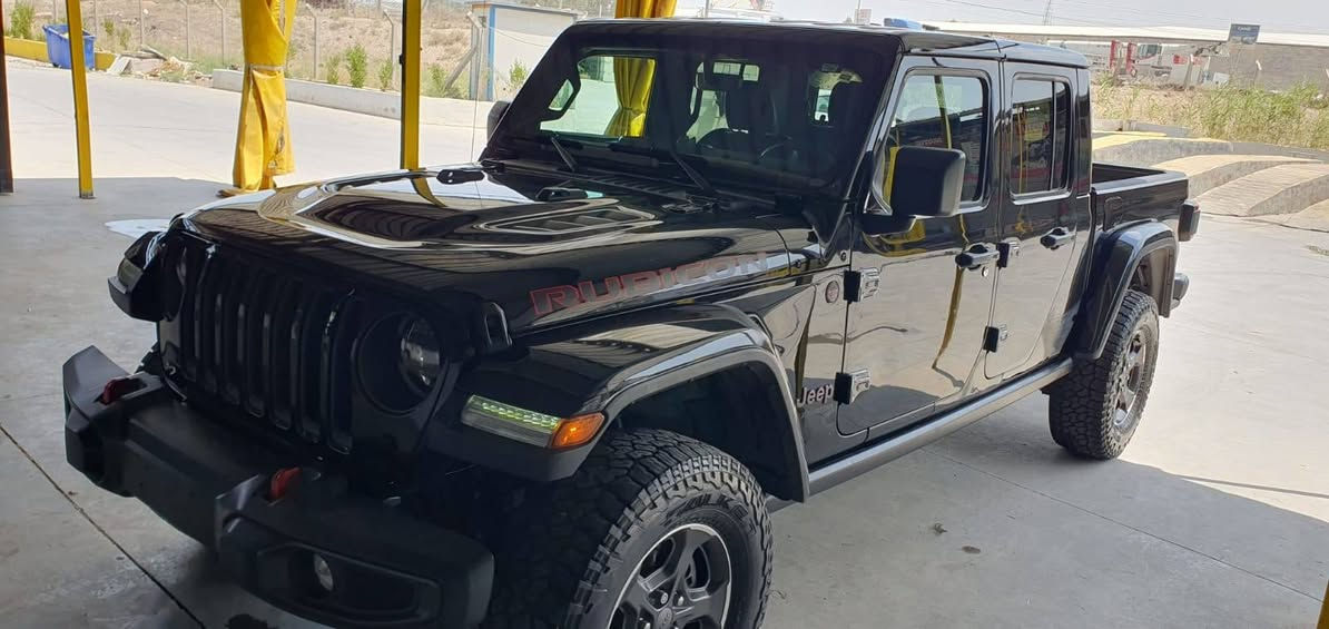 JEEP GLADIATOR RUBICON 2023
كلين تايتل كاتي دهوك 
بدون صبوغ بدون ارباك  
ضمان دولي بشرط 
فول فول مواصفات 
 اعلا فئه روبيكون 
ماشي 25.000Mi 
كشنات جلد كير أوتوماتيك 
جام كهرباء كاميرا 
شاشه كبيره شغال 
فورويل 4x4 
لايت LED بيلادي 
 6 سلندر 
صقف نفسي لون سياره 
دشبول احمر بيلادي 
موبايل وتس اب 
***********
*********** أربيل, العراق
