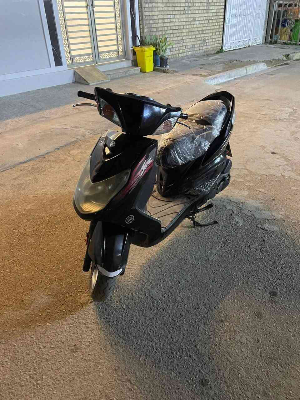 دراجة سكنس كوري كابريتر داجة بلادية سلف هندر مكينة مكفولة السعر 600 وبيها مجال بسيط 
المكان بغداد الشعلة ***********
