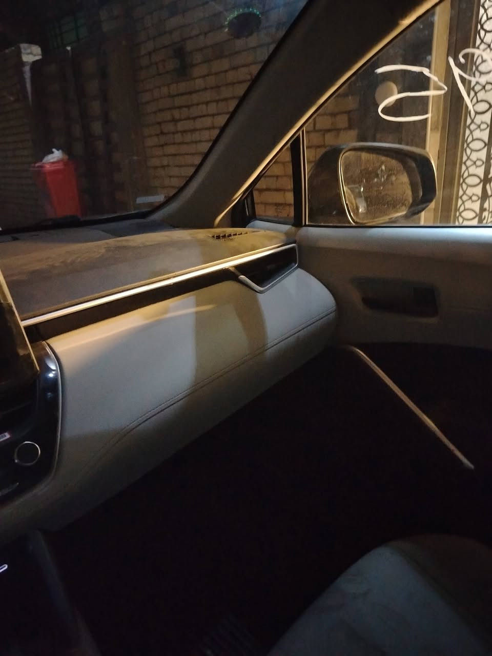 يابا كورلا كروس موديل 24 بانزين نص فول سيارة حادثها ببسيط دخول قبل 5ايام وصلت اليه من امريكا مكمركه بدون رقم مصلحها كذالك رايدها ب 160وبيها مجال حك الجية الرقم عليك رقمها مميز ***********
