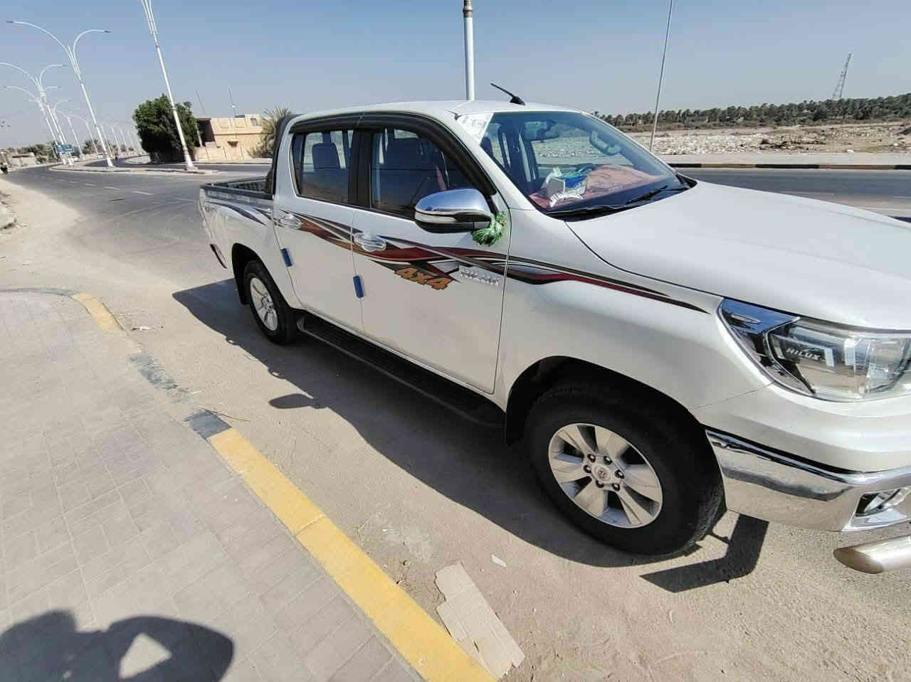 سلام عليكم 
بيكم هايلوكس مكفوله بس هاذا باره الامئشر
موديل 2016 فور ويل سياره جديده 
كير مكينه تبريد حداديه كله مكفول 
تبريد قطعتين شاشه لمس سياره فول
رقم مثنى سعر 225 بيه مجال بصيط
عنوان سماوه مركز المدينه نعتذر عل خاص
***********
