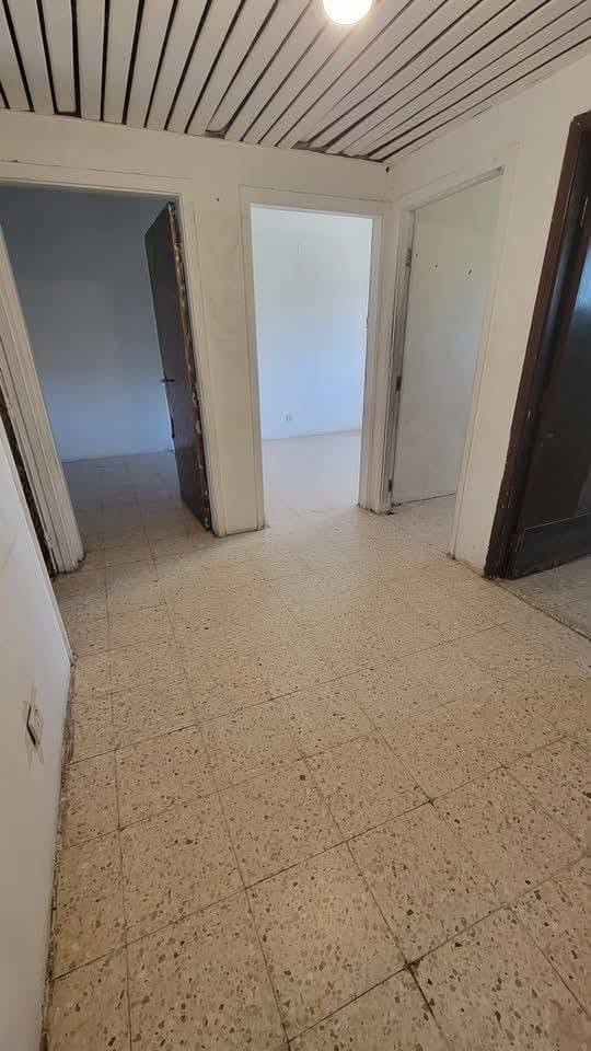 🏢 شقة مميزة للإيجار | مجمع خمسة 🏢
​✨ تفاصيل الشقة:
​🛏️ غرف النوم: 2 غرف نوم مريحة.
​🛋️ الصالة: صالة جلوس واسعة.
​🧼 الخدمات: مطبخ وحمام مجهزين بالكامل.
​📍 الموقع: مجمع خمسة
​📞 للتواصل والاستفسار المباشر:
اضغط على الرقم للاتصال: *********** 📱
