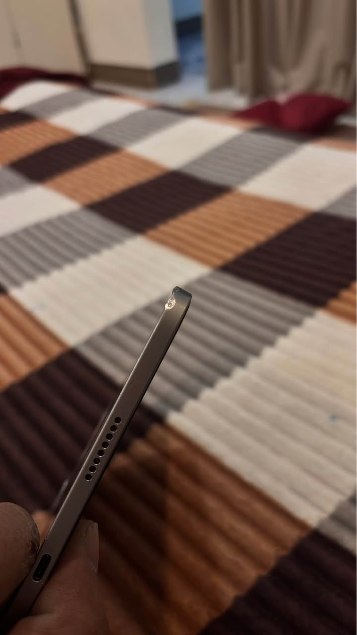 ايباد برو المعالج m2 ذاكرة 128 بطارية 80. 
ايباد مكفول من العطل او الخلل. بي فطر فقط بالشاصي وهاي صدعاات. مكفول من صيانة والخلل. ملحقات كاملة شاحن والكارتونه. 
السعر 500 ومجاله بسيط. مكاني النجف. 
الرقم *********** النجف, العراق
