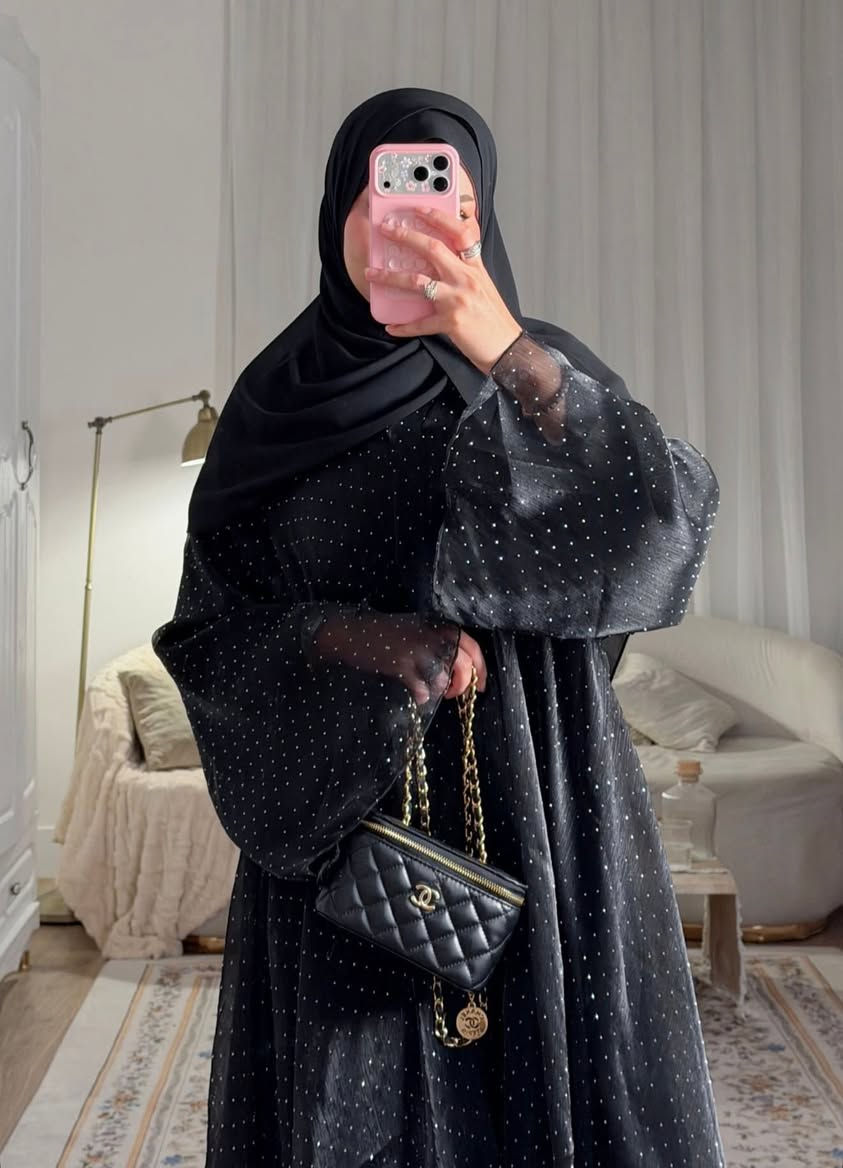 للبيع ماخذته ب ٨٠ الاصليه مو تقليد اريده ب ٥٥ وجديده استعماال مره نضيفه جداً مصورته عن قرب بالفيدبو عندي توصيل واي خلل ترجع قياس تلبس من ال ٤٤/٤٦/٤٨ طول من ال ١٦٠ لل١٧٠


**إذا كنت صاحب هذا الإعلان وتريد حذفه لأي سبب، رجاءا أرسل رسالة إلى الدعم الفني**