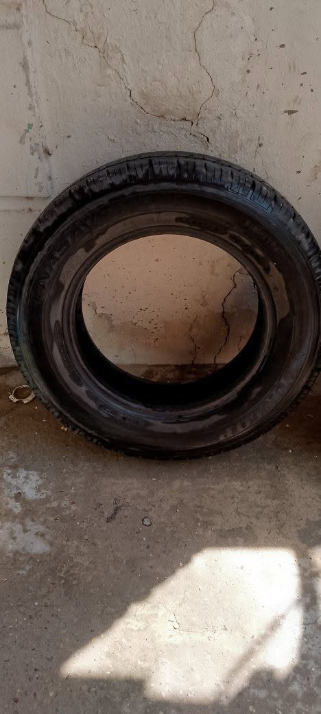 سلام عليكم ورحمه الله وبركاته تايرات للبيع نظاف 185/75/15زوج سعر ٤٠بيهن مجال وتك 205/65/15 سعر 15وتك 185/65/14سعر 15 رقم الهاتف ***********
