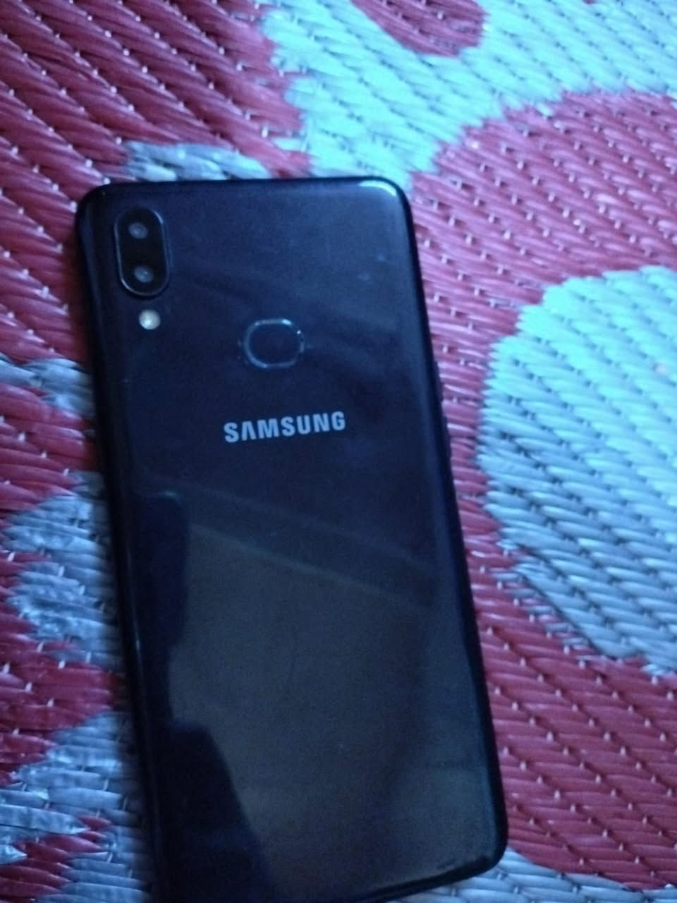 السلام عليكم مبايلات ثنين للبيع ثنينهن ب 100 مكاني شارع ابو فارس ***********
