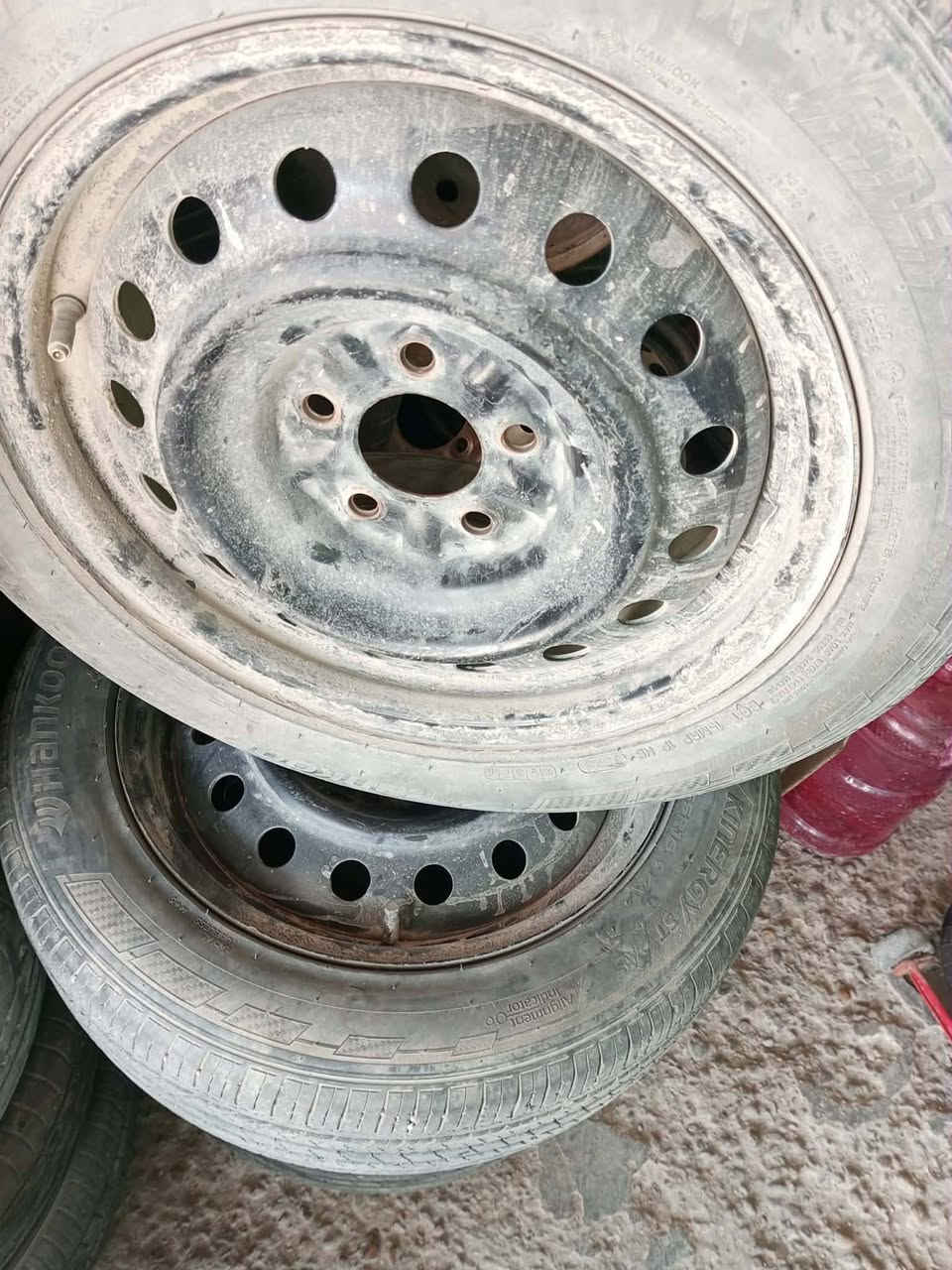 سلام عليكم
 عندي تخم ويل عادي وتايراته نضاف ومنفوخ كبل تشدهن قياس ١٦ مكاني نجف سعرهن ٢٠٠ الف


**إذا كنت صاحب هذا الإعلان وتريد حذفه لأي سبب، رجاءا أرسل رسالة إلى الدعم الفني**