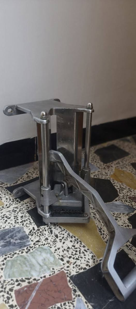 سلام عليكم مثرامه بتيته لبيع نضيفه سعر 60 وبيه مجال دلاليه السواعد رقم *********** بي واتساب ج
