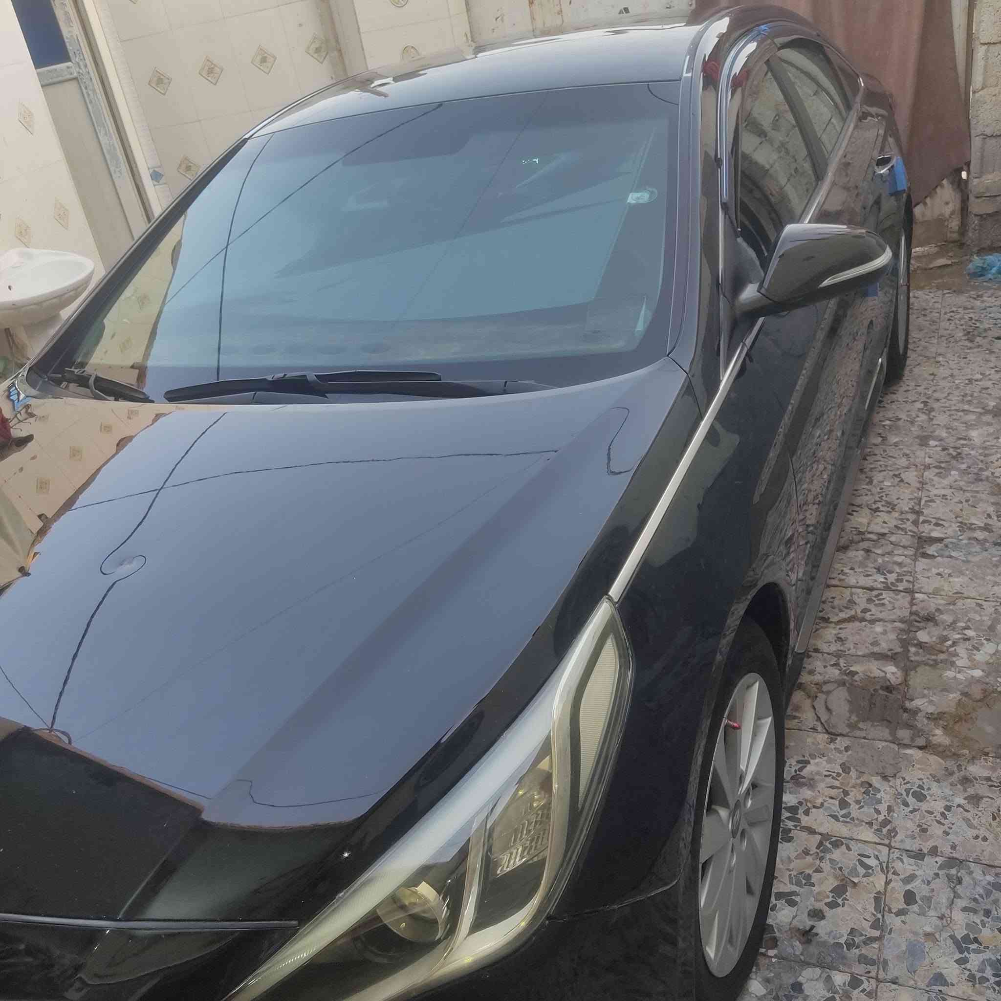 السلام عليكم  
سوناتا 15
سبورت 
محرك GDi 2400
تبريد تدفئه 
تخم تاير 
وارد امريكي 
كشنات جلد 
كشن كهربائي
نضام سبورت ايكو عادي 
رقم بغداد مداور ثاني يوم 
الناصريه /الرفاعي 
السعر 110 وبيها مجال
الاستفسار 
***********
