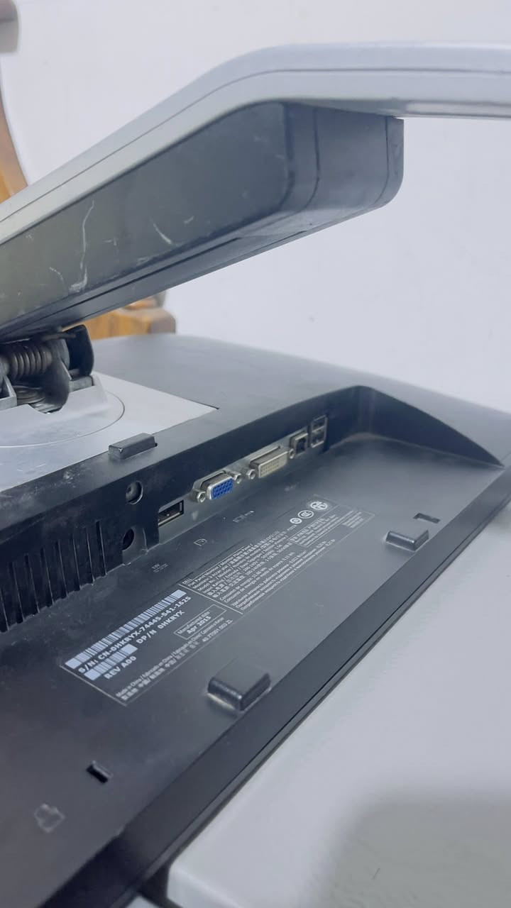 سلام شاشه حاسبه  تصير تفتر بطول وبل عرض تضيفه سعر 50 الف. مكاني بغداد مدينه ***********
