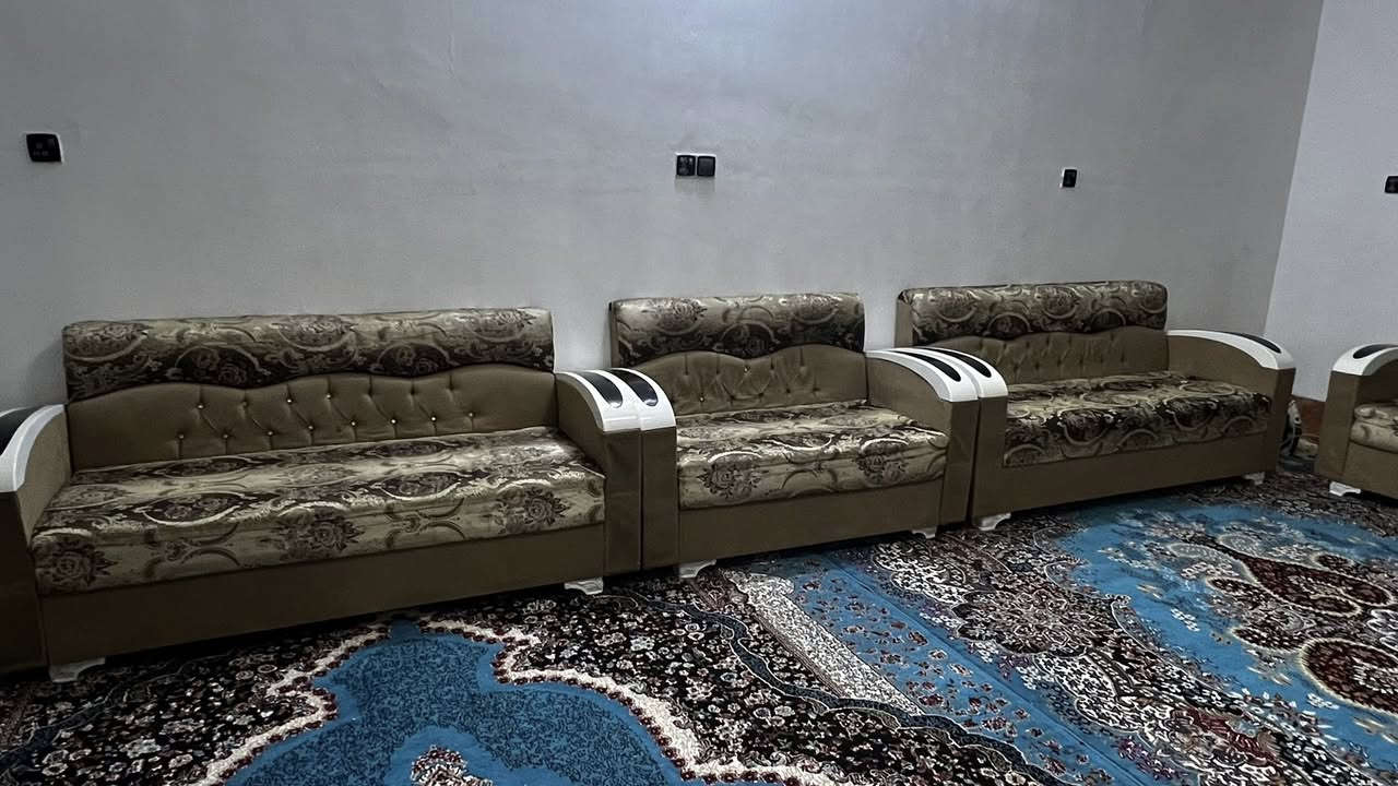 تخم 20 مقعد 
نضيف مابي ولا جلخ
سعره 650 وبي مجال .


**إذا كنت صاحب هذا الإعلان وتريد حذفه لأي سبب، رجاءا أرسل رسالة إلى الدعم الفني**