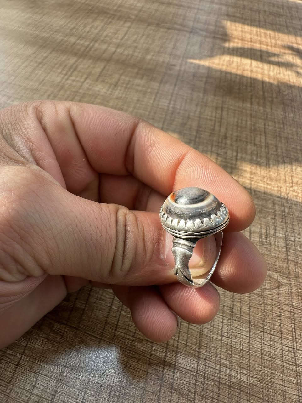 جزع قديم حجر اصلي ملاكط قطعه تحفه مقاس ٢٠ فضه السعر (٤٠) الف تفاصيل عل خاص يوجد توصيل جميع المحافضات


**إذا كنت صاحب هذا الإعلان وتريد حذفه لأي سبب، رجاءا أرسل رسالة إلى الدعم الفني**