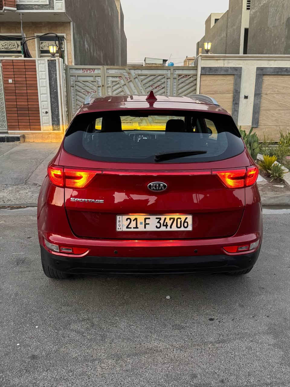 سلام عليكم اخوان كيا سبورتاج 2019 وارد امريكي تقريره احداث شغب بيه طعجات بصفحت السايق معدليهن على البارد بس جاملغ الخلفي مصبوغ وصفحت اليمين بيه قطعتين كلير مال امريكا السياره بدون حادث بدون دعمه حتى دعامياته بلاديه كير ومحرك ع وضع الشركه برغي ممفتوح بيهن وسياره شرط بدون اي نقص من كل النواحي رقم سليمانيه باسمي شخصيآ وهزه ورقام جدد مواصفاته مخرك 2400 فور ويل كشن كهرباء وتدفئه شاشه بلاديه ابل كار بلي وكامره دواره لد نهاري نضام نزول منحدرات اوضاع قياده تبريد قطعتين ومنفصل بيانو وباقي مواصفات السبورتج السعر مناسب وبلعافيه للتصير من نصيبه ب128 ورقه مكاني بغداد الشعب سوق شلال
*********** بغداد, العراق
