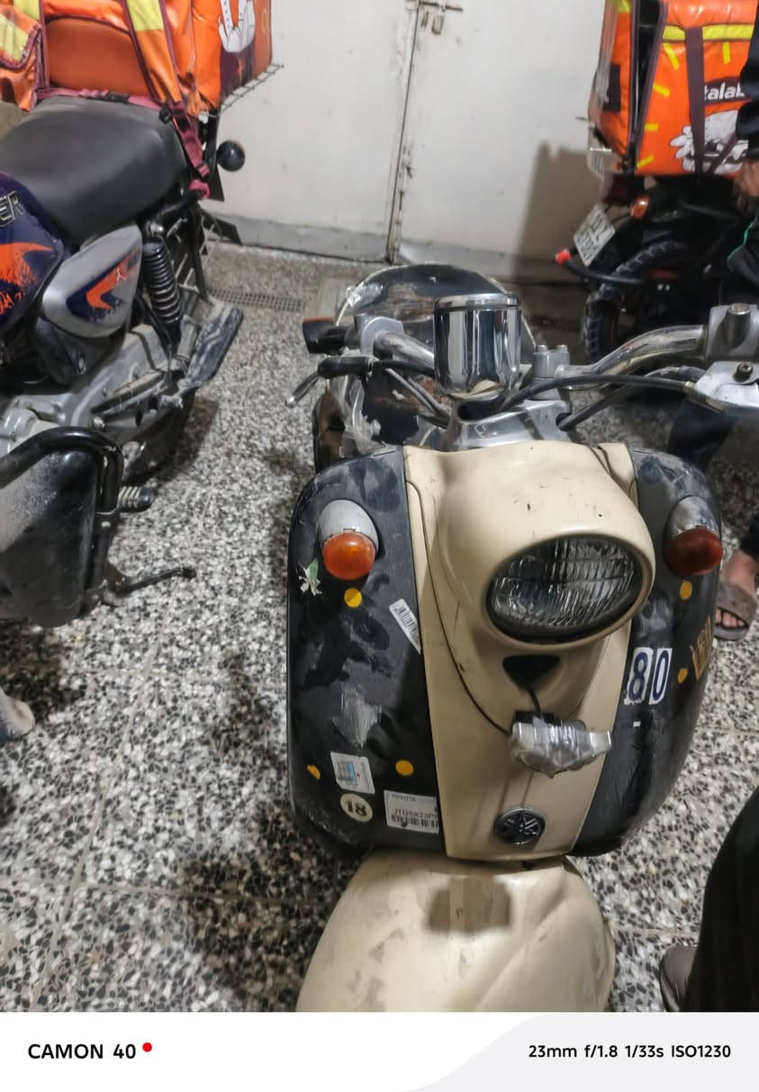 السلام عليكم دراجه كلاسك للبيع دراجه خير من الله كابريتر جديد تايرات جدد مابيها نقص دراجه حلوه رايدها ب١٧٥ وبيها مجال


**إذا كنت صاحب هذا الإعلان وتريد حذفه لأي سبب، رجاءا أرسل رسالة إلى الدعم الفني**