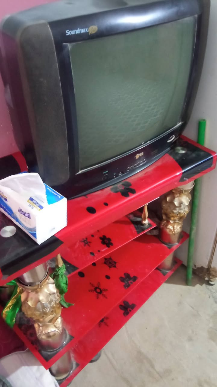 سلام عليكم شباب تفزيون جديد عل فحص تجي وتفحصه اله تاخذه هوه والمعرض ماله السعر 50 وبي مجال الخاص موجد وهاذ الرقم ***********
