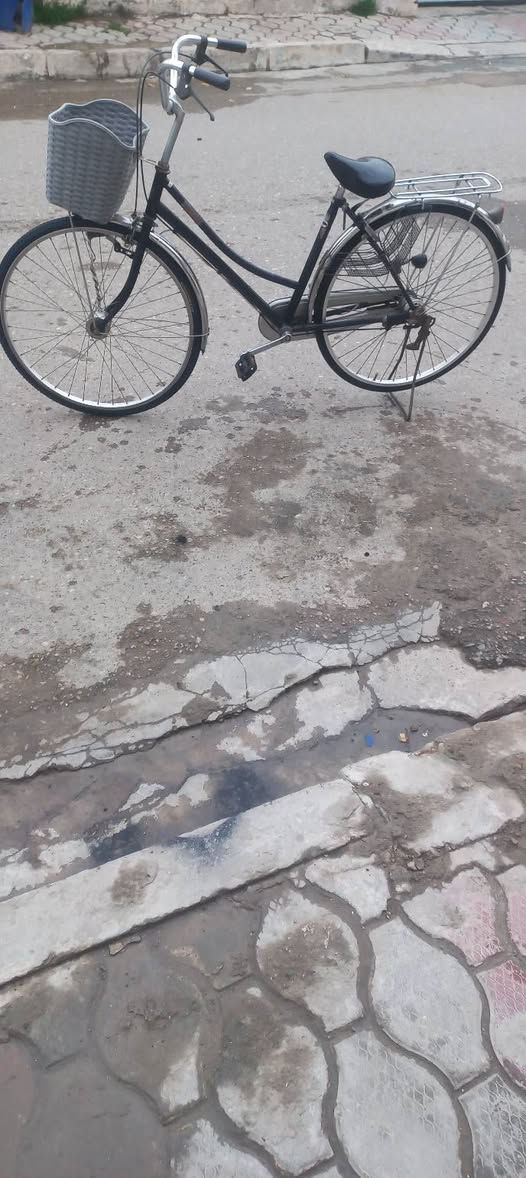 السلام عليكم بايسكل للبيع حجم 27 حساس دبل كلوب بدالة بي بس اني لاغيها كامل مكمل لآخر حباية مكاني بعقوبة خلف المحافظة السعر 100 وبي مجال للإستفسار ***********
