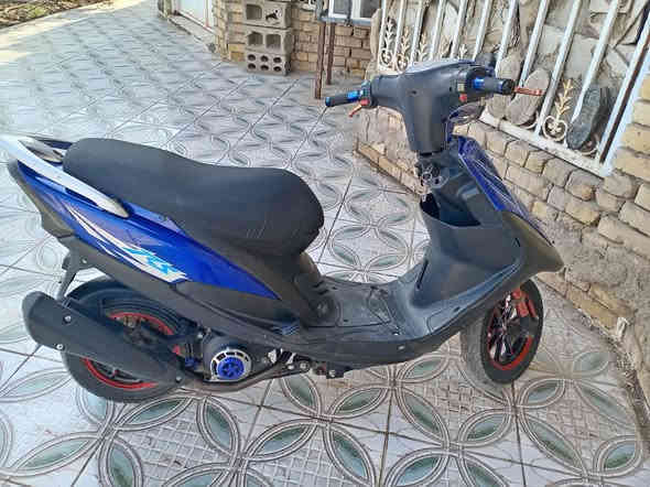 السلام عليكم دراجه ماكس عدله للبيع الدراجه خير من الله شلعه ونضافه السعر 400وبيها مجال للطيبين رقم ***********
