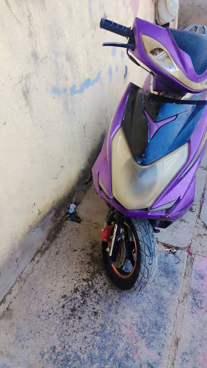 السلام عليكم دراجه للبيع شغاله محرك حلو وناعم دراجه نقره كوت شارع النفط سعر 200 وبيها مجال
***********
