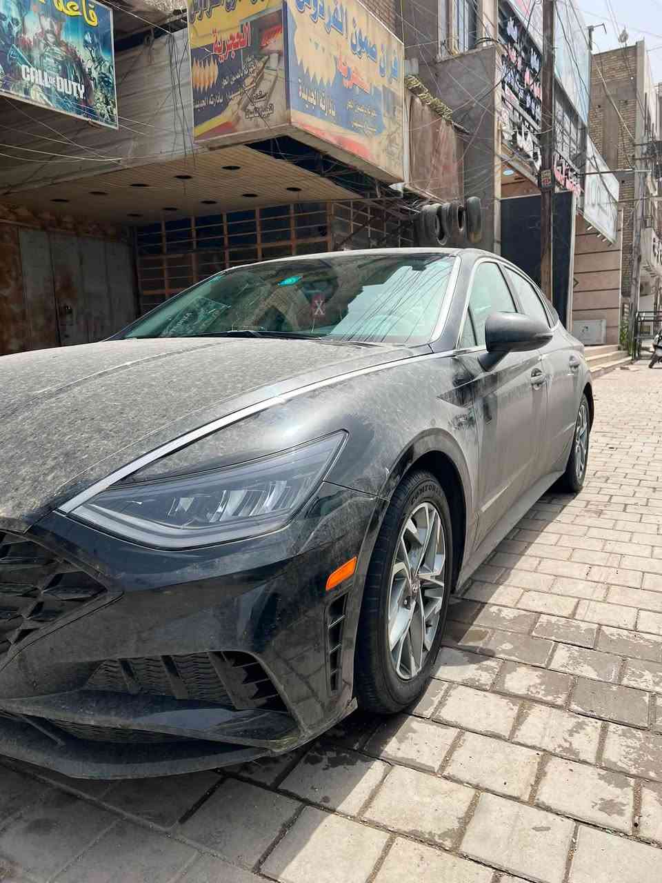 السلام عليكم 

سوناتا  موديل 2023 

محرك 2500 
لسياره دخول جديد  بغداد بسمي
لسياره جديده بلخير عل ياخذه ماشيه 48 ميل
مواصفات 

بصمه ابواب لمس
رادارات امامي وخلفي وجانبي + توقف تلقائي 
 
اشاير بلمري + نقطه عمياء في المري

شاشه الحجم الكبير انج + تحكم عام عله السياره

كشن السايق حساس  

حساسات اماميه وخلفيه

نقاط عمياء عند تغير المسار

حساسات با لابواب للتنبيه عند فتح الباب وسياره قادمه من الخلف
 

اربع وضعيات القياده 

نضام المحافضه عله المسار 

شاحن واير ليس لاسلكي 

منافذ للشحن اماميه

تبريد منفصل للراكب ولسائق

دخول ذكي واناره ترحيب

قفل ذاتي عند الابتعاد

فتح الصندوك الخلفي عند الاقتراب

تشغيل عن بعد

اناره led امامة

بك لايت خلفي led

نضام Auto Hold
يعني بلازدحام تضغط لبريك ضغطه وحده وتشيل رجلك تبقه السياره لازمه بريك الحد ماتضغط عل بانزين يله تمشي

هند بريك بصمه كهرباء

بصمه تشغيل

سستم صوت

مثبت سرعه

تدفئة  كراسي

لسياره حادث امريكا قبق جنطه فقط وبيه بارد قليل  
مكاني بغداد حي اور 
***********

