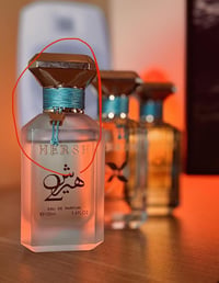 عطر هيرش2 للبيع مستخدم مثل ما واضح بالصورة ووياه تقسيمة 5 مل السعر 50 ...