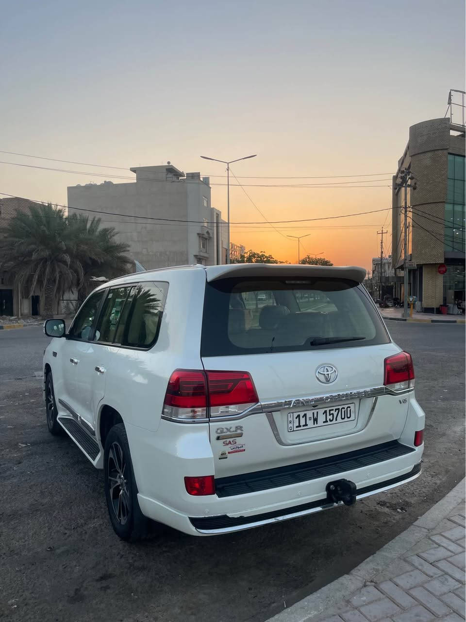 لاندكروز أصل ساز SAS باب اول 
موديل :2021
العداد:47,500عداد حقيقي 
المكينه:6 سلندر 4000 
اللوحة : بغداد-حره
الفئة: كراند تورنك سبشل اديشن فول 
___________________________
داخل لكزس عداد لكزس 
السيارة خمس كامرات 
سياره شاشات خلفيه اصل 
مقاعد كهرباء كامله
جنطه كهرباء + شفط
شاحن لاسلكي 
زراك لايت
حساس امامي خلفي 
رادار بل مرايه مري قلاب مري شفط 
أشاير بل مري تسلسليه
 فور ويل درايف 
زر vsc نظام تحكم بالانزلاق
 هوك سحب خلفي 
ثلاجه 
 فاليوم التقسيم لايت الامامي 
مراة داخليه تعتيم AUTO 
ويل كب كروم
__________________________
مكان سياره كربلاء 
للاستفسار *********** كربلاء, العراق
