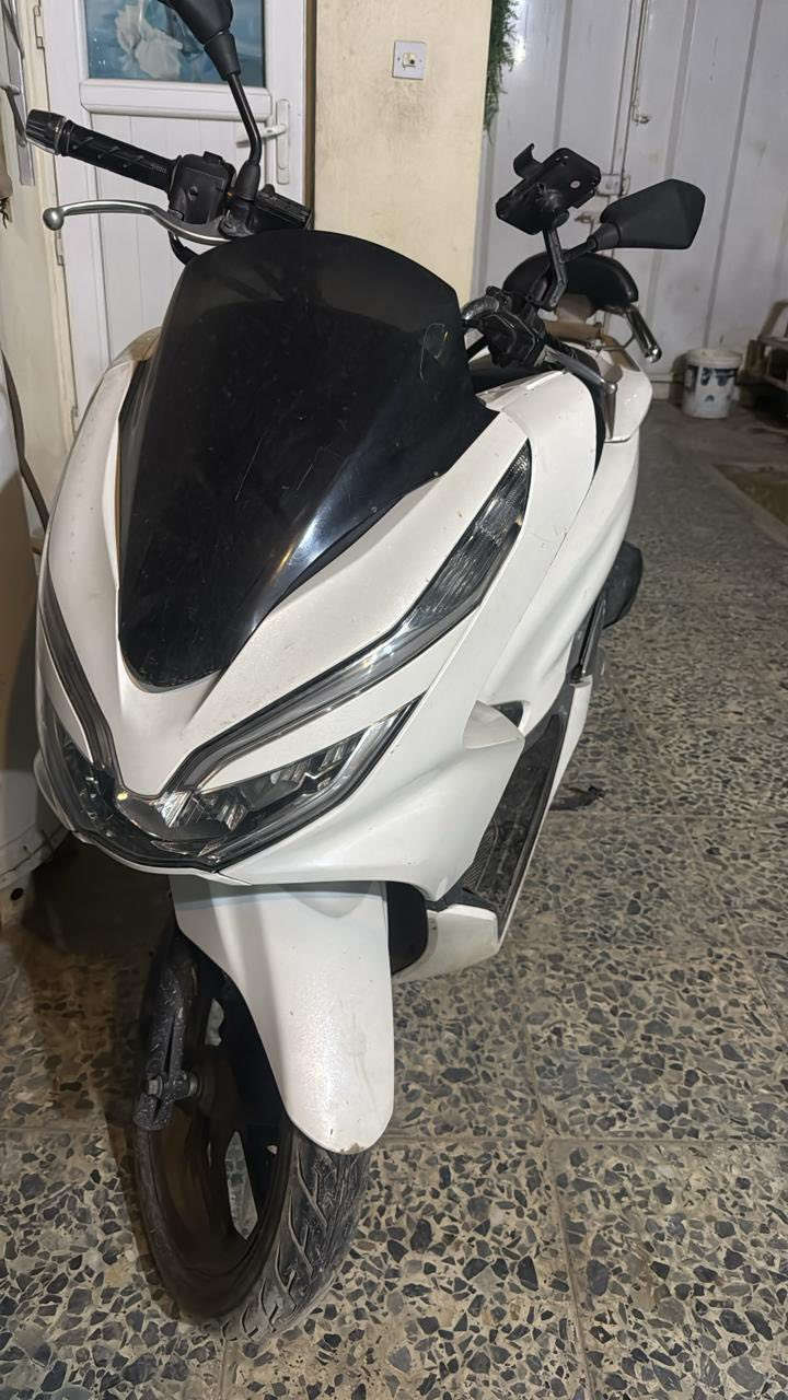 Pcx جيل ثالث ماشيه ٢٣ مكفوله كفاله عامه السعر ١٥$. وبيها مجال الشراي يتصل ***********. مكاني علي الصالح مقابل الطوبجي
