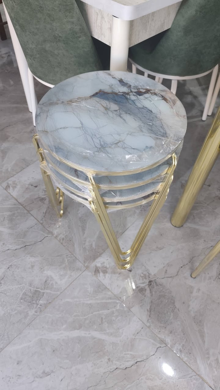 أضفي لمسة جمال وأناقة لمنزلكِ مع طاولاتنا الخشبية والزجاجية الفاخرة! تصاميم عصرية وجودة عالية تناسب كل الأذواق. خدمة توصيل متاحة لجميع محافظات العراق. للمزيد من المعلومات أو الطلب، يرجى التواصل معنا 💯💯
الموقع المسيب حي المعلمين قرب مفروشات الربيعي 🌸 
 للاستفسار ***********
