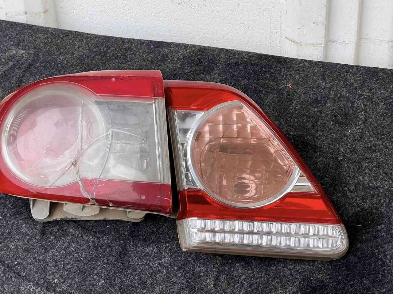 سڵاویـــ خوا لەبرایەنــ
تاقمـــ بەگلایتیـــ کرولا  2013  
ماڵەکە ئەوەیە کە دیارە 
کی حەزیــ لیەتیــ نامە بنیریـ بچۆکیــ تانــ ئەکەمـــ   
ڕەقەمــ تەلەفۆنــ.
 *********** 
سعر ٢٥ هەزار 
 ناونیشان عەربەت
