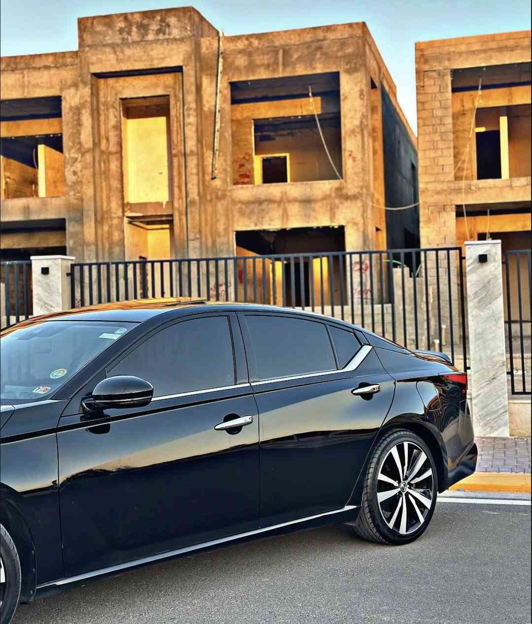 nisan altima 2019 sv plas
قەپات قەپات مواسفات
بی سبوخ بی پارچە گۆراو

بریک هۆلد رادەر خەتی جادە حاسە 

هەر چوار تایەکەی لۆک لۆکە

هەر چوار ویلی لۆک لۆکە

رۆن گیر و مەکینەی تازەیە

تەقە و رەقەی تیا نیە

سەیارەکە ماڵی دۆستە کامل جایزە مەسروف هیچ تیا نیە

بەردی سالنسای تیایە گلۆپ ناو شاشەی ئیش ناکا

هەمووی مەزبووتە

شوخت چاڵ نیە 

یەک چال بچوک هەیە و تەواو

سعری145وەرەقە و مەجال

***********

1N4BL4DV1KC205377
