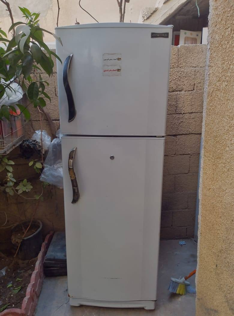 السلام عليكم 
ثلاجه كونكورد امبدل بيه فريز أو كمبريسر أصلي صارله شهرين امبدلهن ثلاجه نضيف اتخبل افحص بالله تأخذه مكاني سبع ابكار السعر 200 أو بيه مجال بصيط متواجد واتساب 
***********
