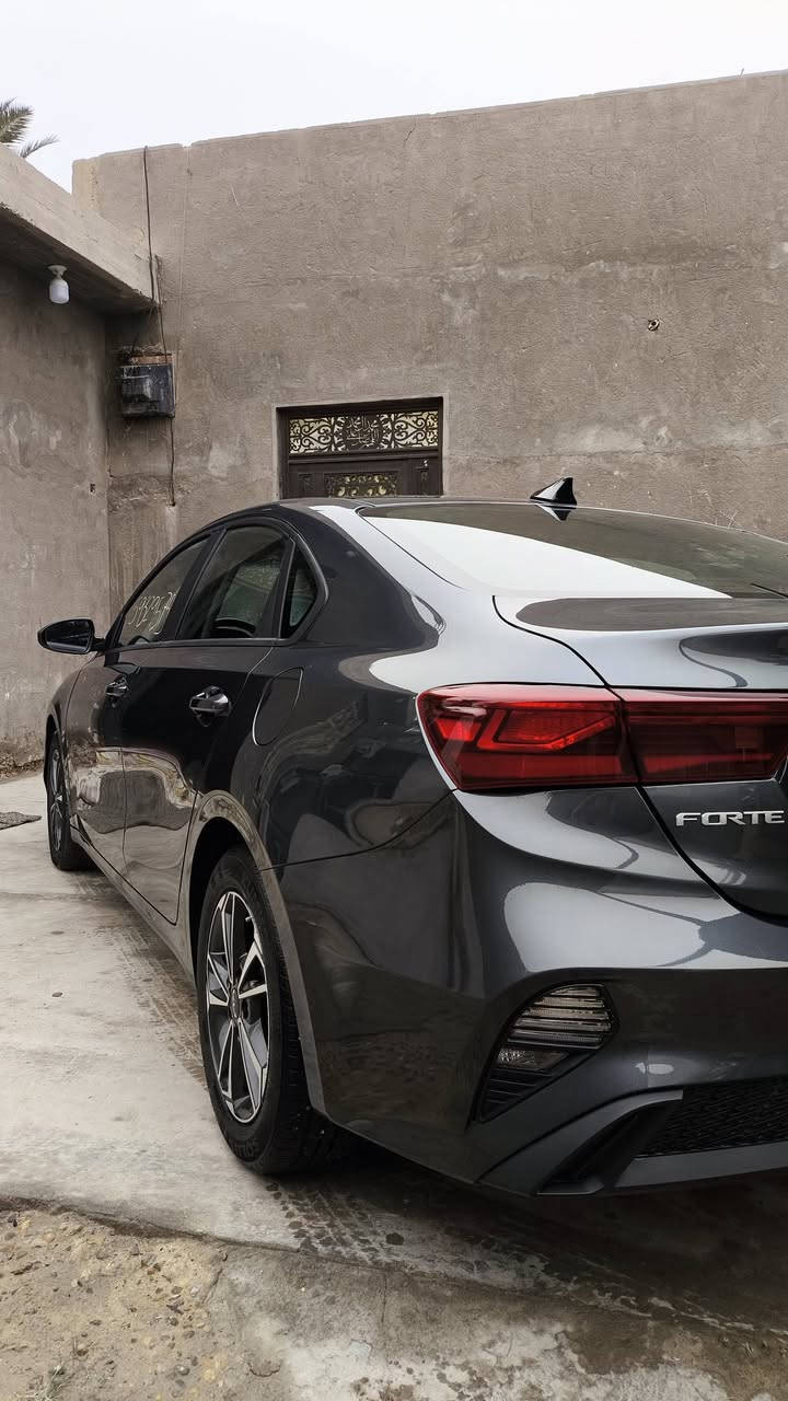 السلام عليكم : ( للبيع فقط )
كيا فورتي : موديل ( 2024 ) وارد امريكي
السعر : 160ورقه 
موبايل ***********
ا———————————————
محرك : 2000 ( دوش ) 
السياره ماشيه : 25
 :   ( لون سلفر غامق)
 
(رقم قادسية شهداءـً)
ا———————————————
مواصفات : 
سويج - شاشه ايباد _ كامره دواره- ويل كب - رادار امامي - اشاير بالمرايه الجانبيه -   -جميع ايرباكاتها سليمه- تحديد مسار -  - قياده ذاتية
ا———————————————
حادث السياره : 
بدون ايرباك 
بــنـيد
 
السياره جديده جدا بدون شخط ولا رصعه
