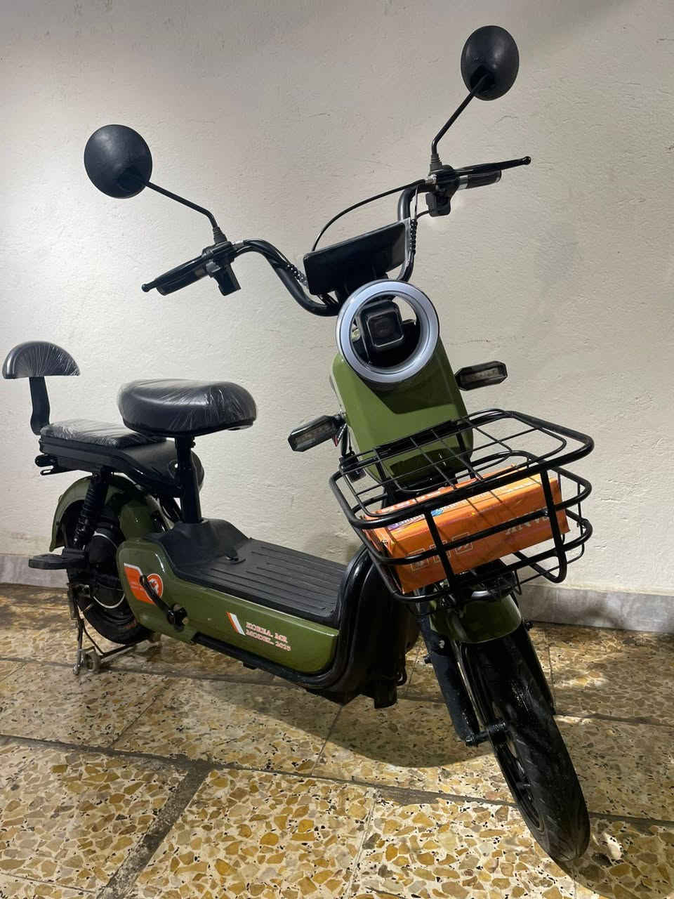 السلام عليكم دراجه شحن 2025بطارياتهه كلش نضيفه
عارضهه 275
مكاني بغداد 
***********
