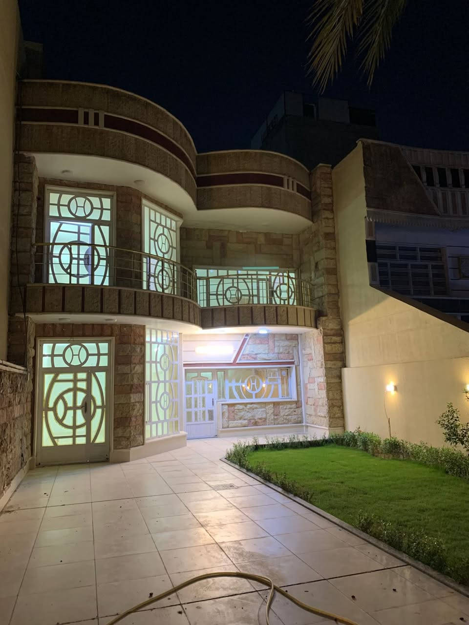 السلام عليكم
يستمر مكتب مسكنك للعقار بتقديم
افضل العروض المناسبة إلى الزبائن الكرام
🔹بيت كلاسك للبيع مساحته 255 متر
🔸الواجهة 8.5 متر  🔸النزال 30 متر
🔹يحتوي البيت على (صاله -ومطبخ -4غرف نوم وخدمات)
🔸موقع البيت / البنوك خلف شارع الكنيسة زقاق 8
🔹للاستفسار أكثر مراجعةمكتب مسكنك للعقار 
الواقع /البنوك شارع المطاعم مقابل بن رضا علوان
أو الاتصال على الرقم ☎️ ***********
