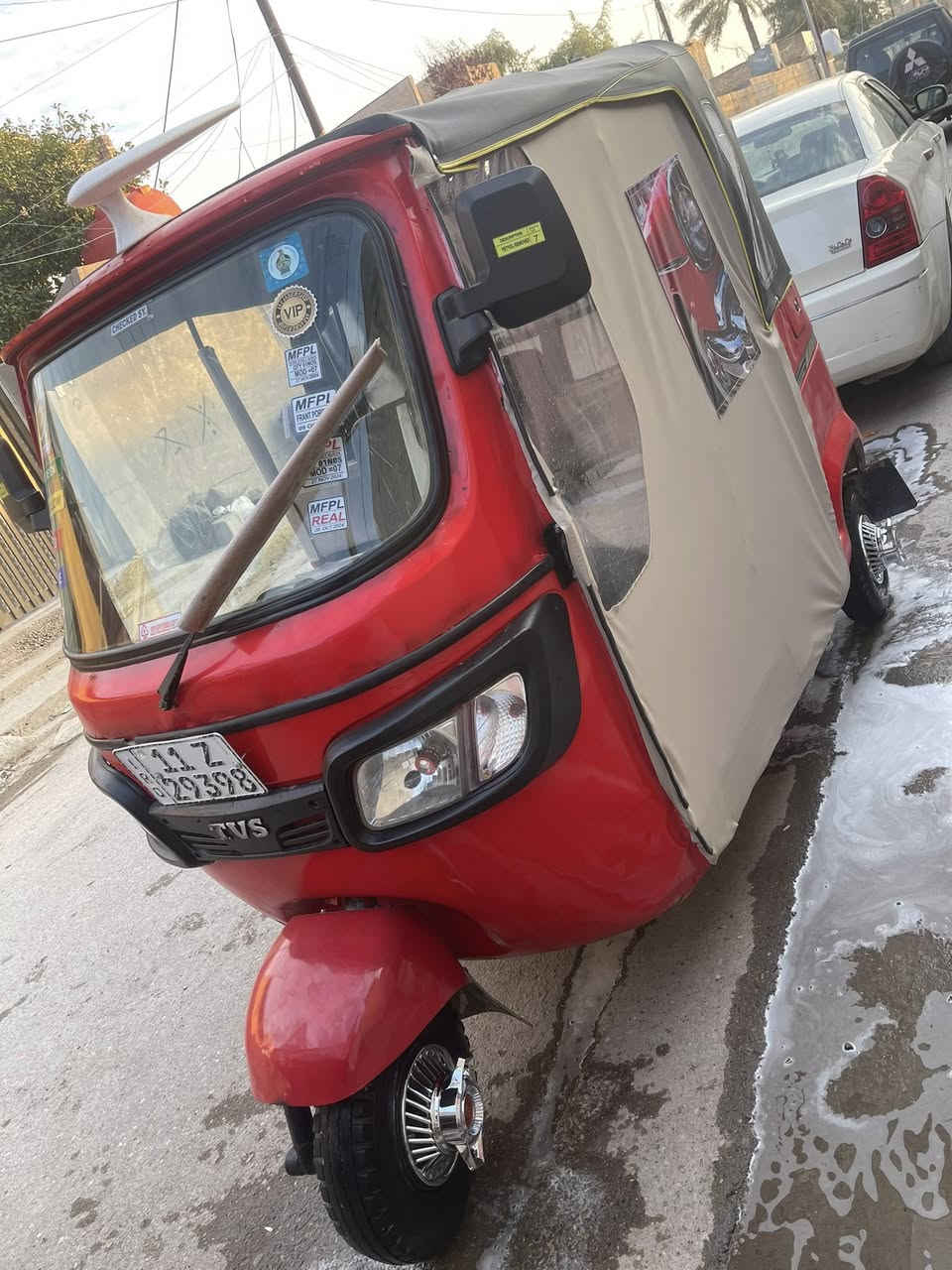 السلام عليكم 
تكتك TVs 
مديل 18 شهر 12 مرقم لوحه وسنويه نكليزي بسمي تحويل مباشر 
هزه جديده شهر 11 
مصبوغه عام 
جاهزه وخير من الله 
السعر4600 
بغداد بوب الشام
***********
