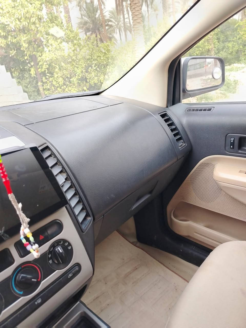 السلام عليكم اخوان
فورد ايدج موديل 2008 خليجي كفالة وكلين فقط نص قطعه كلير سيارة خير من الله لاضربة لا جراد بعدها بلمعتهة السعر النهائي ١٠٥
***********
