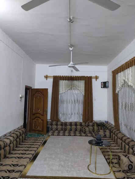 بيت رقم المساحة 500 البناء 250
اعكاده العنوان منطقة المؤمنين بلقرب من المركز الصحي للمؤمنين 
يتكون من ثلاث غرف ديوانيه مطبخ استقبال 
باقي التفاصيل 
هاتف : ‭0780 463 9356‬
