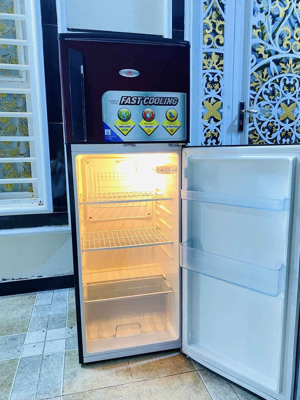 موجوده ثلاجه حجم وسط نوع رويال مستخدمه قليل ونضيفه جدا ومفتاح قفله بيها وشغاله عالفحص وضمان ماداخله تصليح مكانه المحاويل


**إذا كنت صاحب هذا الإعلان وتريد حذفه لأي سبب، رجاءا أرسل رسالة إلى الدعم الفني**